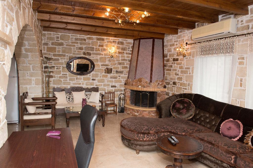 Villas Alexandros Petrino Kalamaki  Habitación foto