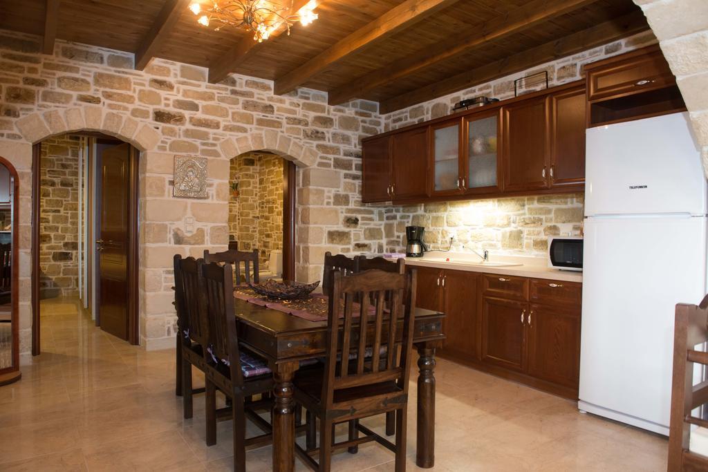 Villas Alexandros Petrino Kalamaki  Habitación foto